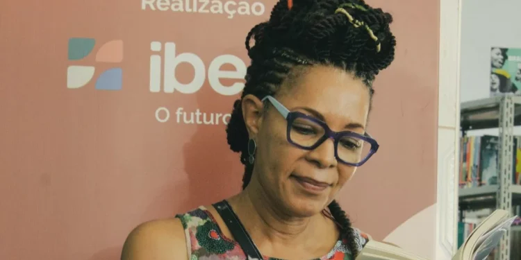 ‘Sonho que todos consigam chegar onde os livros estão’, diz Bel Santos Mayer