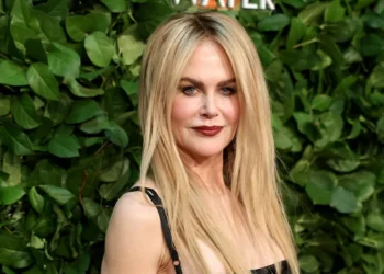 Quem diabos é essa? Por que o visual vamp de Nicole Kidman causou tanto burburinho