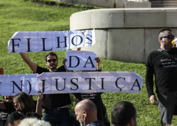 Greve dos Oficiais de Justiça com 85% de adesão