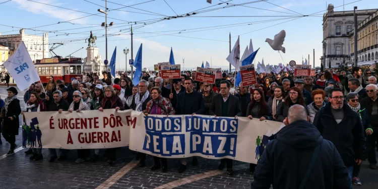 Manifestação nacional ‘Todos juntos pela Paz!’ junta milhares em Lisboa