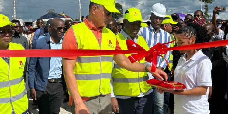 ELECTRICIDADE CHEGA AO CACHIUNGO E CHINGUAR PELA PRIMEIRA VEZ