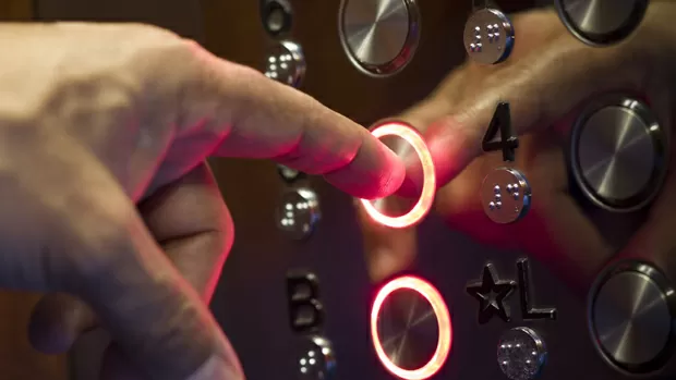 A etiqueta do elevador