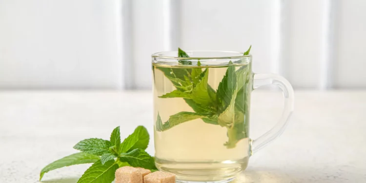 Há um chá que ajuda a reduzir a barriguinha da vergonha