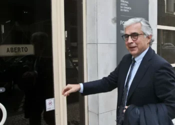 Ucrânia: Aguiar-Branco critica “ilusão” de paz imediata e a qualquer preço