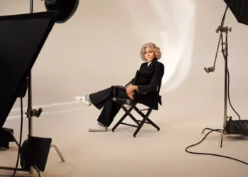 Ativista ambiental, como Jane Fonda foi parar em uma campanha de tênis de luxo?