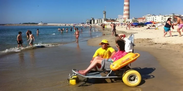 Mar avançou mais de 30 metros na Praia da Barra, Ílhavo