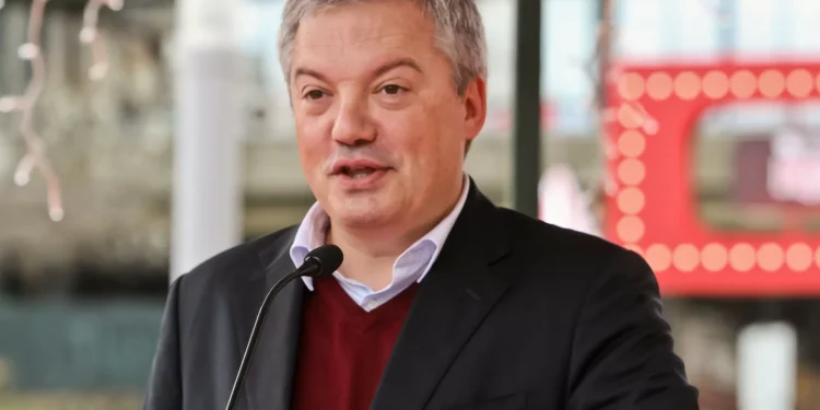 Eduardo Vítor Rodrigues apresenta queixa no MP contra procurador