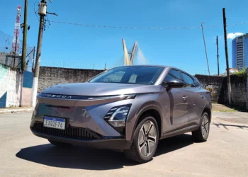 Exclusivo: testamos o Omoda E5, novo elétrico chinês que chega em março