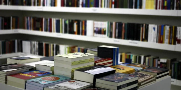 Prémio Literário Correntes d’Escritas atribuído a Andreia C. Faria