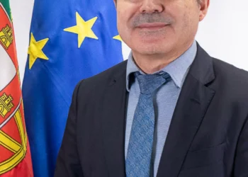 Secretário de Estado diz ter “cedido quota” em imobiliária antes de posse