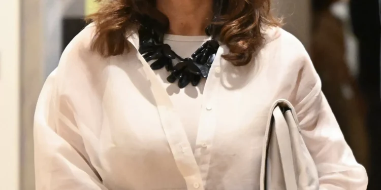 Ministra da Cultura nega ter imobiliárias: “Em política não vale tudo”