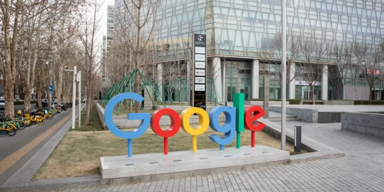 Tribunal da UE acusa Google de posição dominante no Android Auto