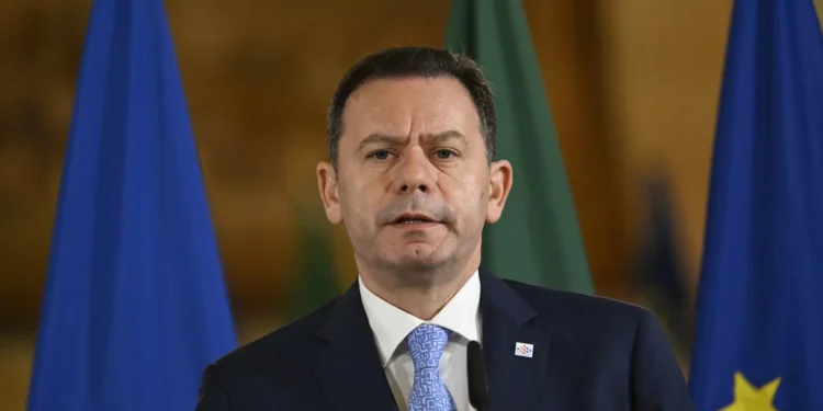 Imobiliária? “Muito tranquilo”, Montenegro remete explicações para a AR