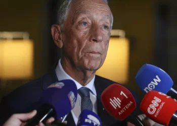 Presidente promete agir “o mais rápido possível” se moção for rejeitada