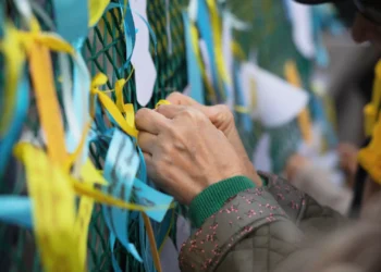 Protestos perto da Embaixada dos EUA em Lisboa contra fim do apoio a Kyiv