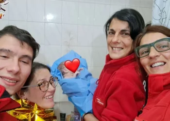 Em “noite caótica”, bombeiros ajudaram a bebé Carminho a nascer