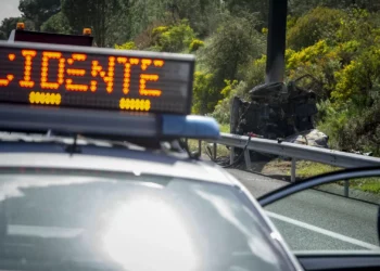 Acidente automóvel corta EN 362 nos dois sentidos em Santarém