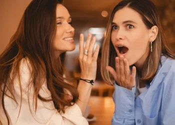 Sinais de que os seus amigos andam a falar de si nas suas costas