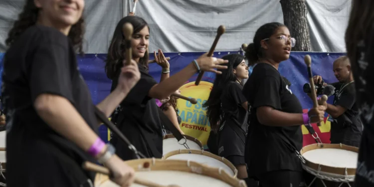 Três grupos artísticos de Portugal participam no desfile de Macau