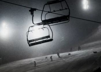 Jovem português ferido após cair de penhasco quando esquiava em França