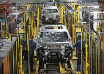 O efeito devastador das tarifas impostas por Trump a carros importados