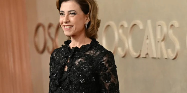 AO MINUTO: ‘Favorita’ Fernanda Torres já chegou; Como funciona a votação?