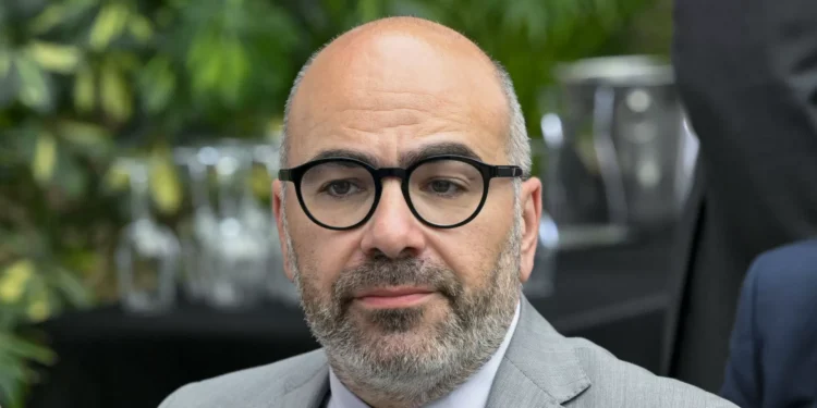 Pinto Luz defende Montenegro: “Não queremos indigentes na política”