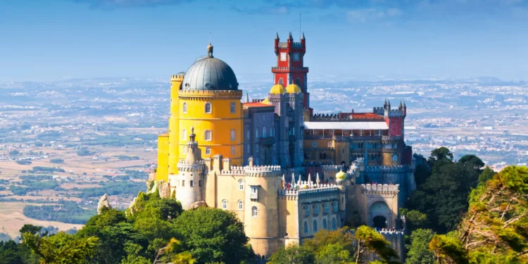 Palácio da Pena volta a encerrar “por segurança” na Serra de Sintra