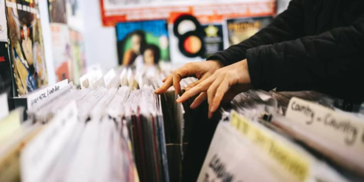 Governo formaliza integração do Arquivo Nacional do Som na DGLAB