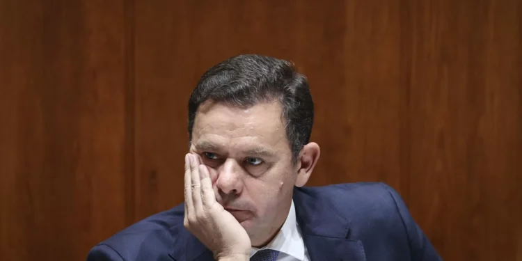 Montenegro pagou 250 euros por noite em hotel. Agora vive “sem cortinas” em São Bento