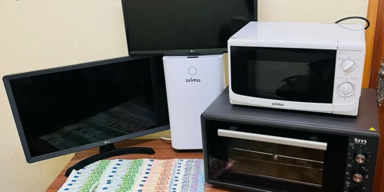 Constituída arguida por furtar 13.000€ e micro-ondas de casa em Caminha