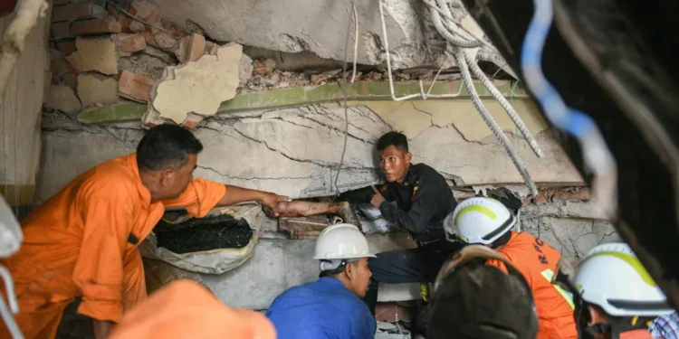 Cruz Vermelha pede doações para apoiar vítimas do sismo em Myanmar