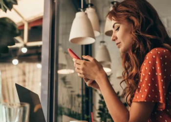 Fadiga e falta de interesse fazem cair consumo de notícias online