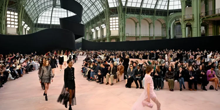 “Garota de programa não é modelo”: Moda se revolta com uso errado do termo e da profissão