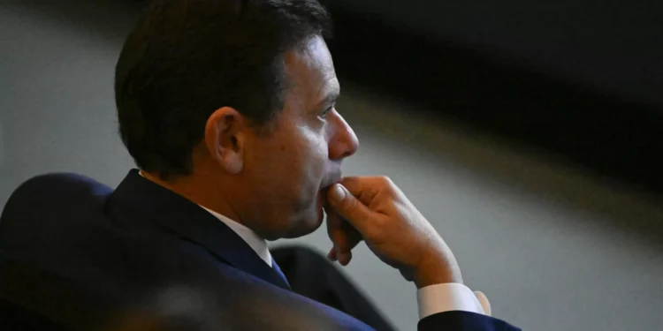 Montenegro revela que vendeu ações do BCP antes de ser primeiro-ministro