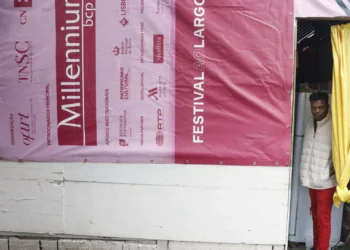 Demolições ameaçam enviar moradores para debaixo da ponte em Loures