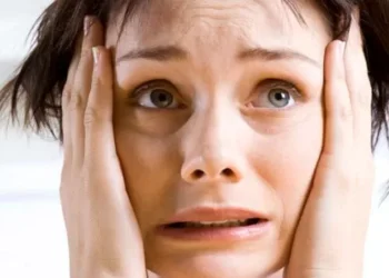 Mulheres priorizam trabalho e não o bem-estar, diz pesquisa