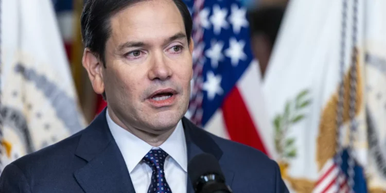 EUA ameaçam Venezuela com “sanções severas” se recusar deportações