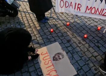 Defesa de PSP que baleou Odair Moniz aceita decisão de suspensão