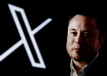 Elon Musk utiliza X para disseminar desinformação política, afirma estudo