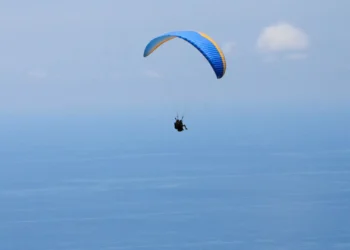 Interrompidas buscas por praticante de parapente desaparecido