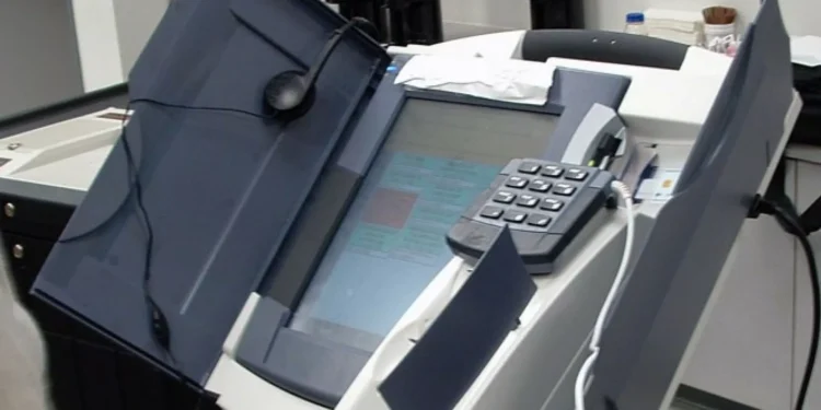 Voto eletrónico e ensino do Português preocupam CRAN