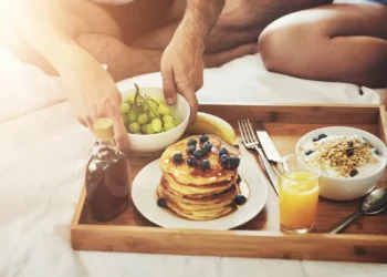 O erro que pode estar a cometer sempre que toma o pequeno-almoço