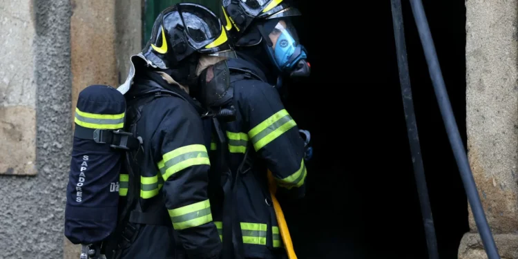 Incêndio deflagra em churrasqueira na Rotunda da Boavista no Porto