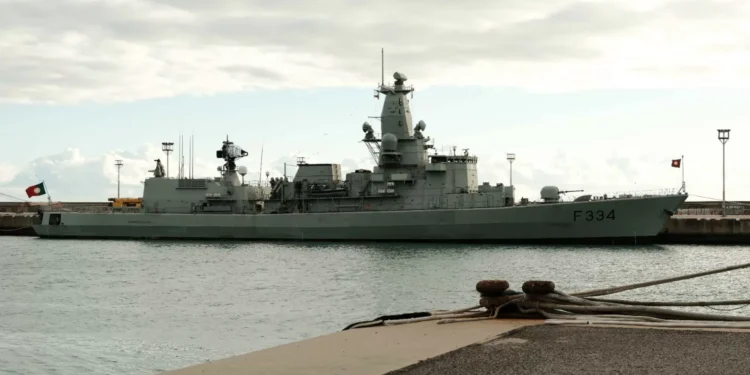 Navio da Marinha Portuguesa marca presença em exercício da NATO