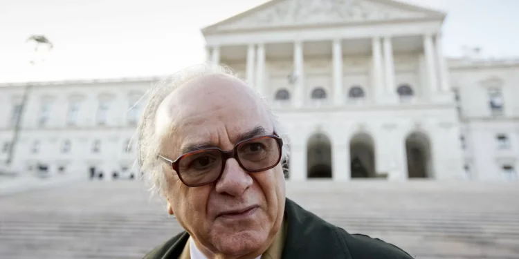 “Esta gente parasitou-me. Pensou que trabalhar comigo era uma garantia”