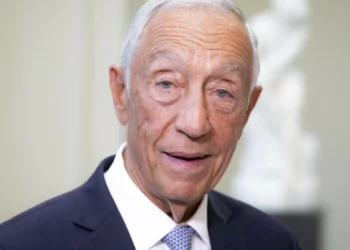 Marcelo apressa saída de evento para saber da saúde do primeiro-ministro