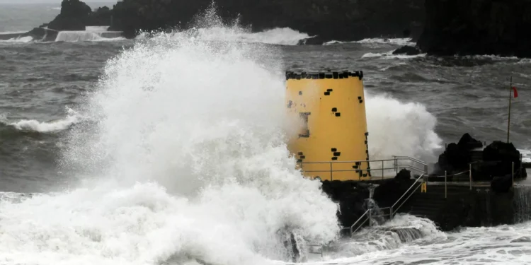 Capitania do Porto do Funchal emite aviso de mau tempo e vento forte