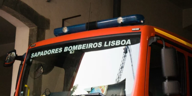 Cinco pessoas presas em elevador durante 3h após avaria no Cais do Sodré