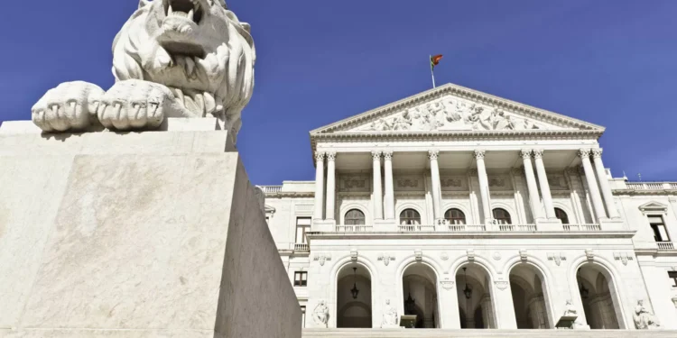 Nomeação polémica? Filha de deputado do PSD passou de assessora a adjunta